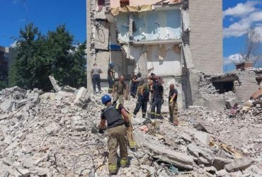 Ворожий ракетний удар по Часовому Яру: під завалами ще знайшли тіла