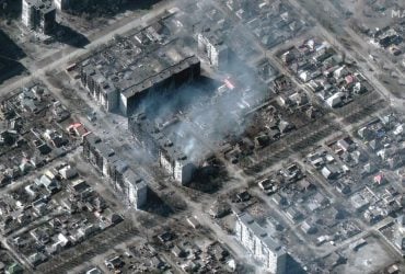 Місто пожеж: у Маріуполі палають завод та полігон для сміття, росіяни їх не гасять