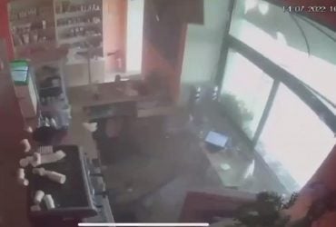 З'явилися моторошні відео ракетного удару росіян по Вінниці