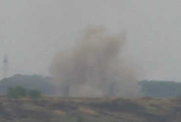 Журналисты показали ожесточенные бои возле Бахмута (видео)