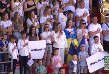 DOROFEEVA, KAZKA и Инесса Грицаенко выступили во время благотворительного матча Антверпен - Динамо в Бельгии