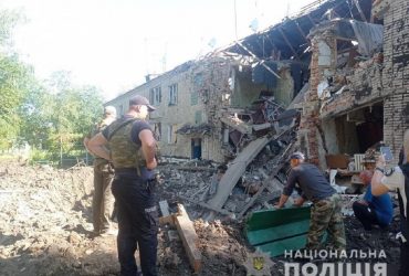 Россияне ночью ударили двумя ракетами по Харькову: пострадала женщина