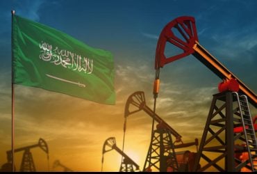 Ключевой член ОПЕК+ поднимет цену на нефть до рекордного уровня, – Bloomberg