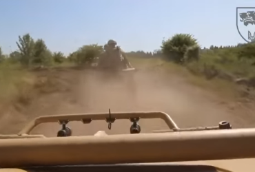 Кожна хвилина на рахунку: оператори ССО показали у ділі закордонні бойові багі (відео)