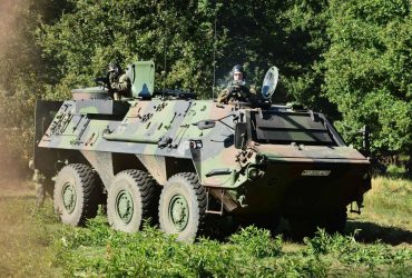 В Бундестаге призвали передать Украине БТР Fuchs