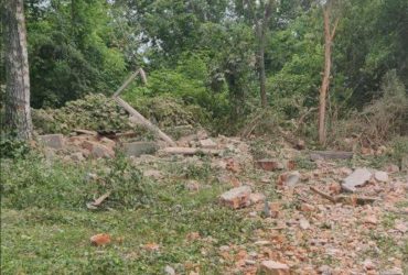 На Сумщині окупанти денацифікували вуличний туалет та влучили у церкву (фото)