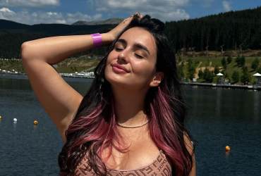 Анна Тринчер сверкнула сочными формами в бикини (фото)