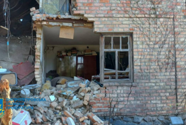 Обстріл Нікополя: окупанти вдарили по річковому порту та залізничній колії (фото)