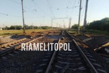 Атаковані аеродром, залізнична дорога в окупованому Мелітополі: мер розповів деталі