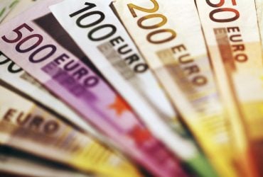 В ЄС підтримали план використання активів РФ на користь України: FT розкрила деталі (відео)
