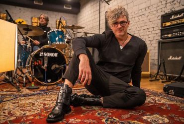 Мовний скандал: Мірзоян емоційно закликав Єфросиніну та Полякову закрити свою передачу (відео)