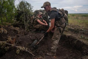 На Донбасі тривають бої: окупанти без успіху штурмують з різних напрямків, ЗСУ тримають оборону - Генштаб