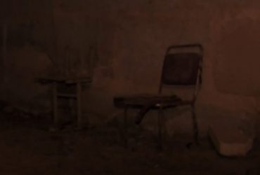 Иностранным СМИ в Буче показали пыточную, где оккупанты мучили и убивали украинцев (видео)