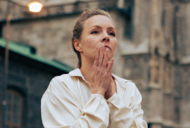 Шоптенко устроила танцевальный флешмоб в поддержку Украины в центре Вены