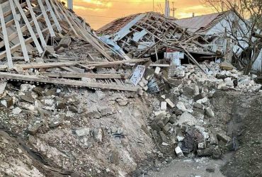 В Николаеве новые прилеты: россияне применили кассетные снаряды, есть жертвы (фото, видео)