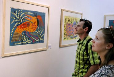 У Львові виставили майже сотню картин народної художниці Марії Примаченко (фоторепортаж)