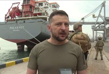 Зеленский рассказал, когда первый корабль с украинским зерном может выйти из порта