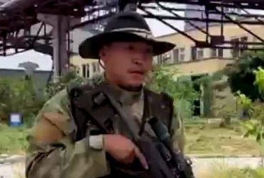 Полонений окупант знепритомнів від перегляду відео з катуванням українського воїна - журналіст