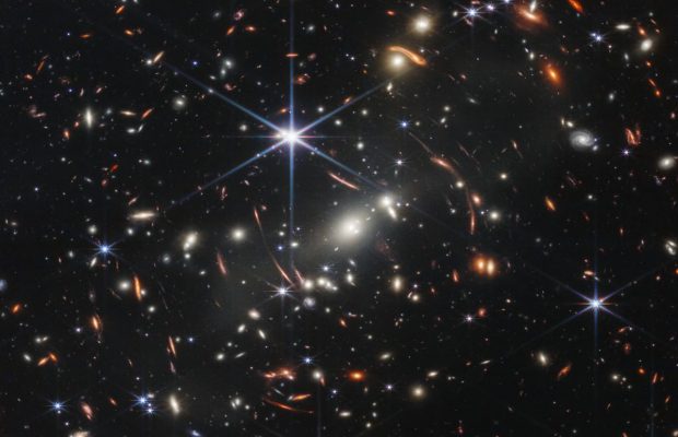 Історичний момент: NASA показало найчіткіше зображення далекого Всесвіту