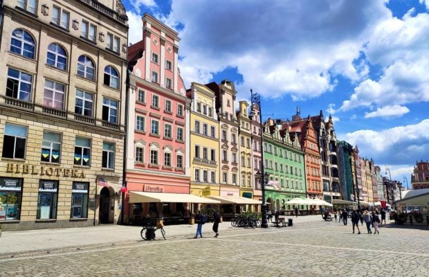 Виліт з Вроцлава: чому українцям варто звернути увагу на цей аеропорт у Польщі