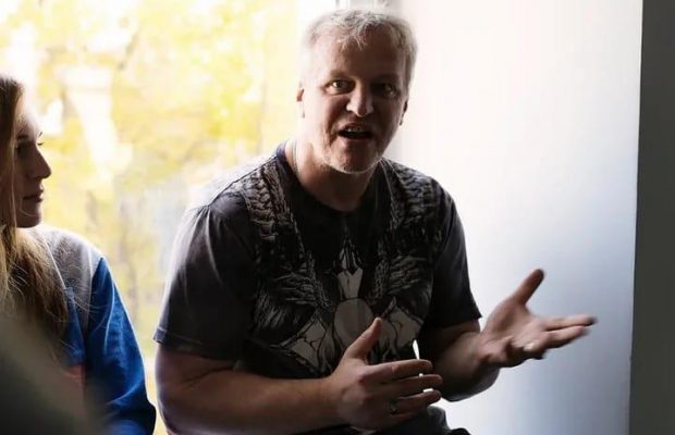 Відомий російський актор через війну попрощався з мамою з Чернівців
