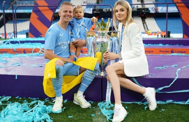 "Перелистываем эту страницу: жена футболиста Зинченко трогательно попрощалась с "Ман Сити" (фото)