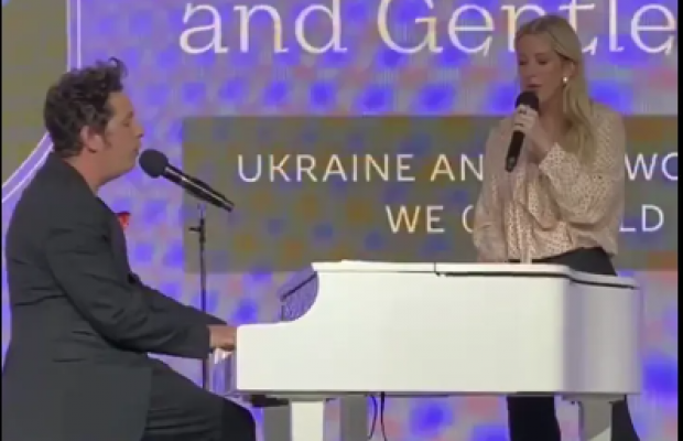 Соліст Ріаnобой і зірка Еллі Голдінг заспівали "Ой, у лузі червона калина" (відео)