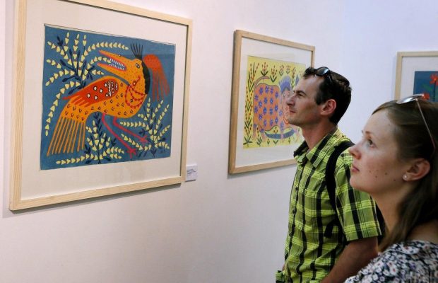 У Львові виставили майже сотню картин народної художниці Марії Примаченко (фоторепортаж)