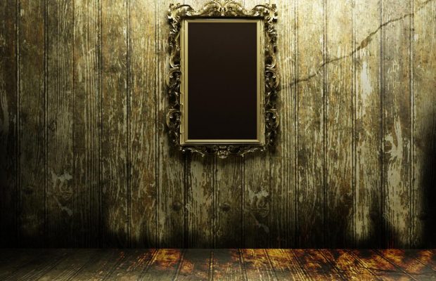 Чому не можна спати напроти дзеркала: 6 причин і 6 інших небезпечних повір'їв