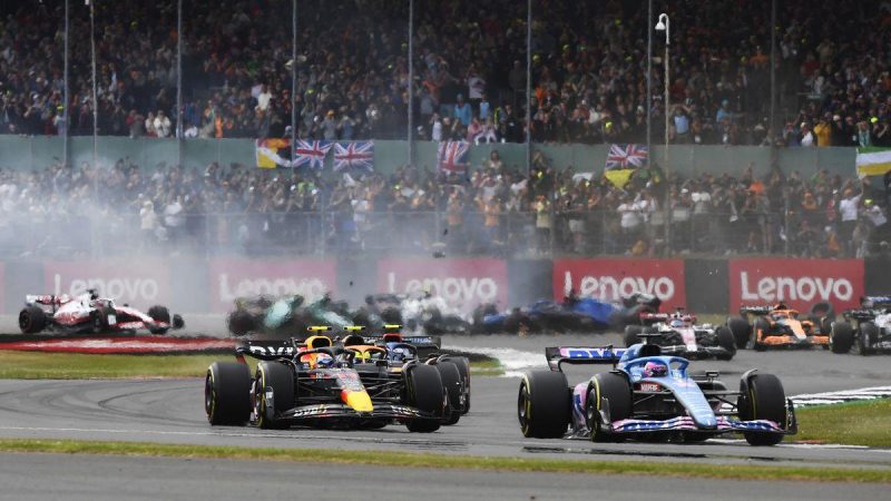 Аварія на Гран-прі Великобританії / фото twitter.com/F1 Аварія на Гран-прі Великобританії / фото twitter.com/F1