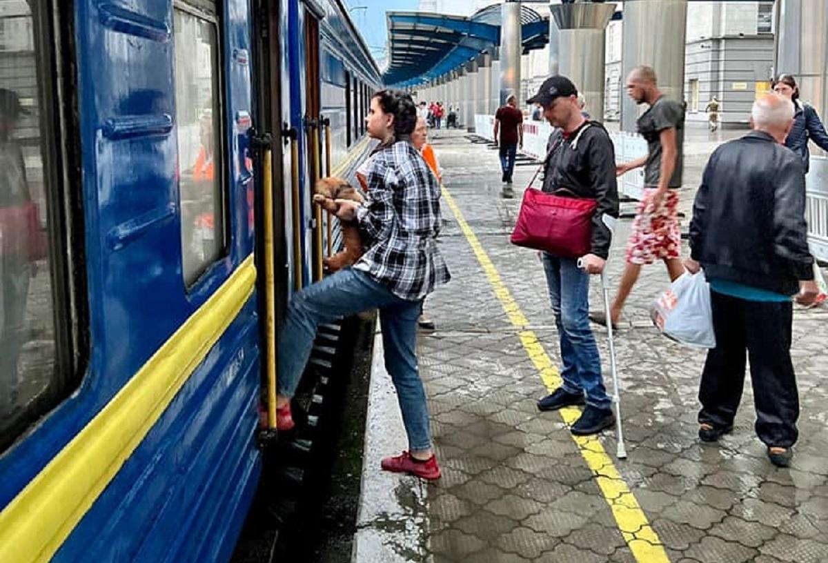 Кожен парний день із Покровська відправлятиметься евакуаційний поїзд / фото facebook.com/pavlokyrylenko.donoda Кожен парний день із Покровська відправлятиметься евакуаційний поїзд / фото facebook.com/pavlokyrylenko.donoda