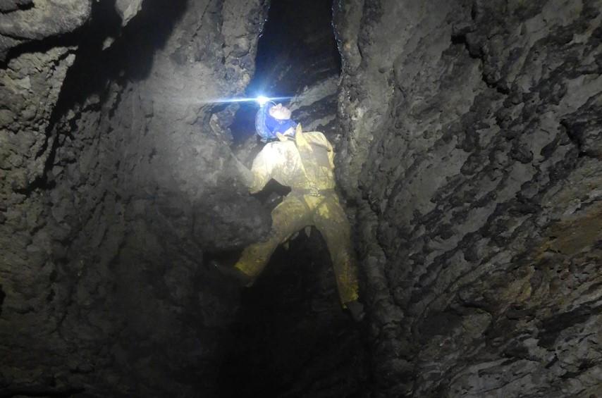 Спуск на дно самой глубокой пещеры Австралии занял 14 часов / фото Ciara Smart