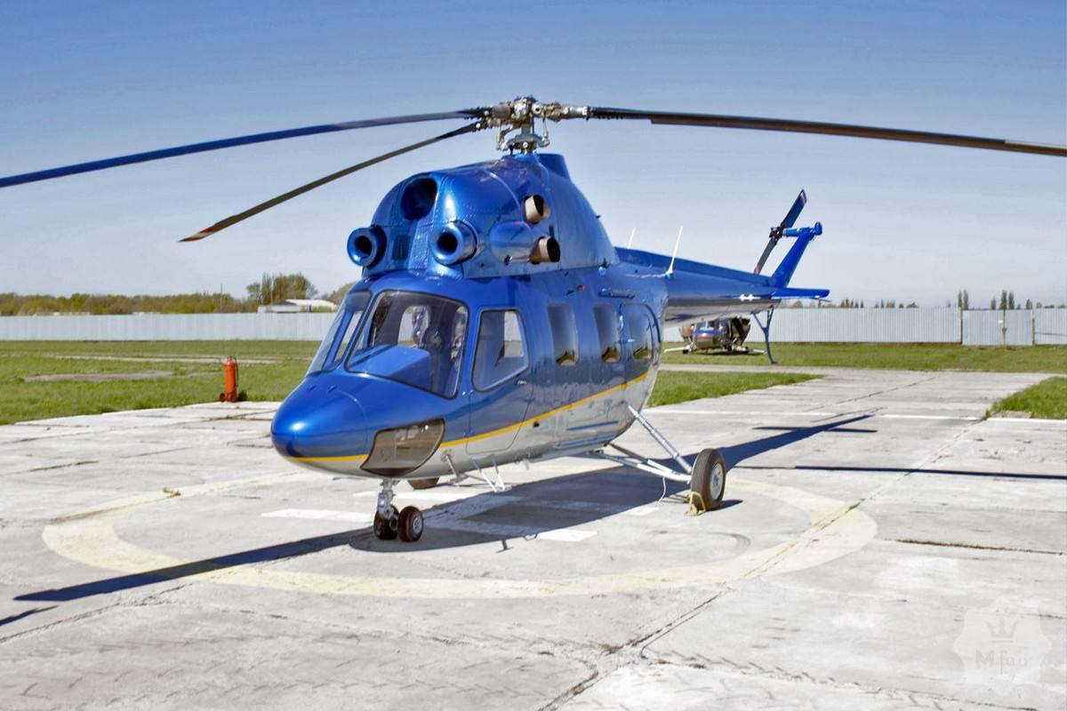 Вертолет МІ-2АМ-1 позволяет эвакуировать раненых с поля боя / фото Михаил Федоров Вертолет МІ-2АМ-1 позволяет эвакуировать раненых с поля боя / фото Михаил Федоров