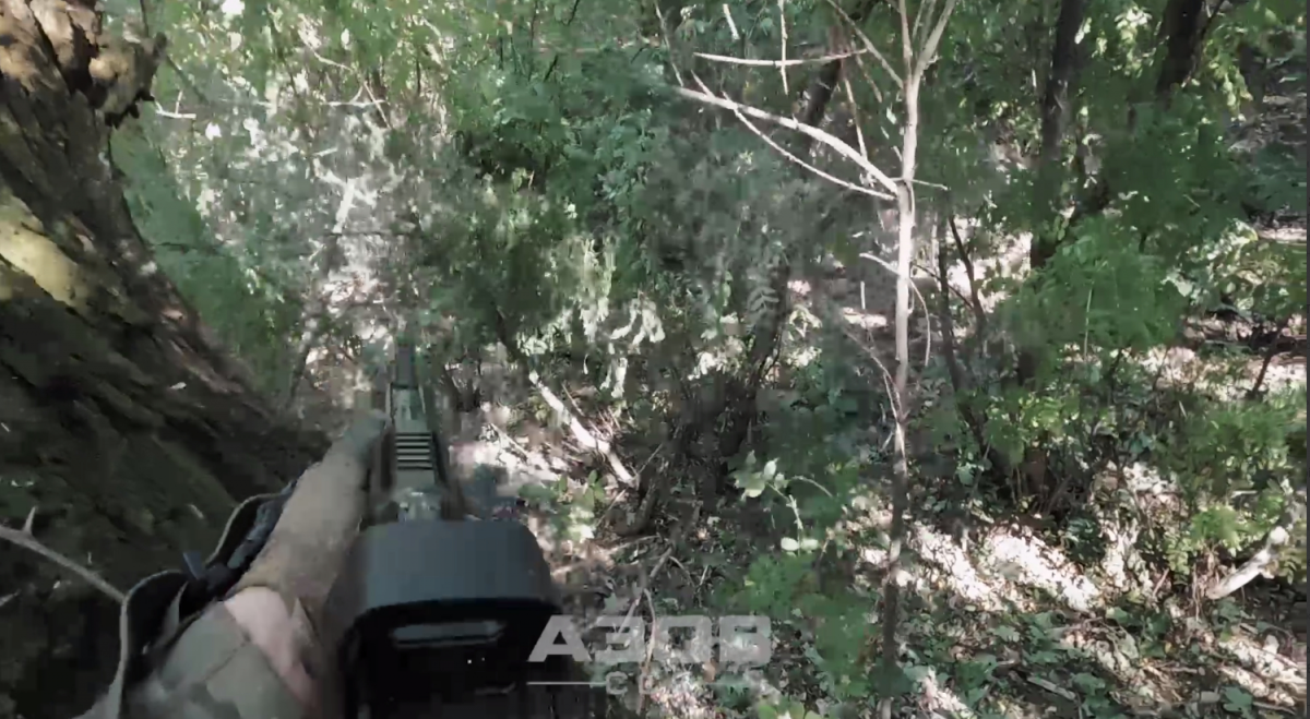 Бійці ССО "Азов" показали кадри інтенсивного бою з окупантами від першої особи / скриншот з відео