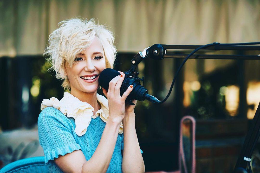 Актриса потрапила в ДТП / instagram.com/anneheche Актриса потрапила в ДТП / instagram.com/anneheche