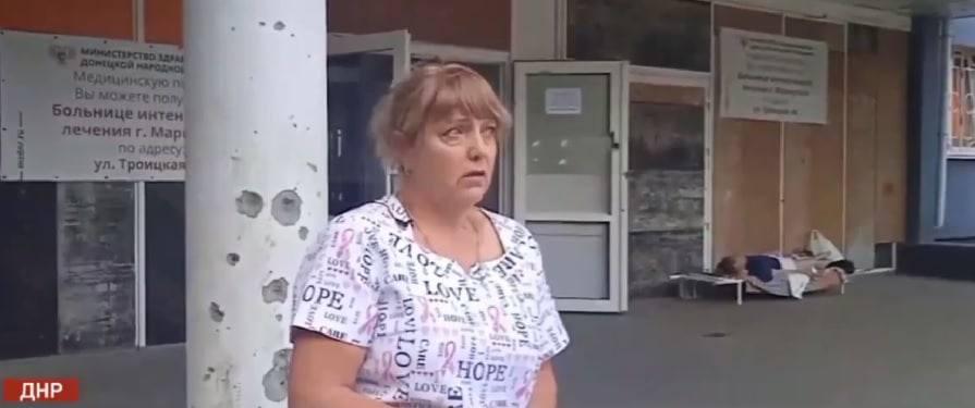 Propagandists filmed a scene showing patients lying outside near the hospital  screenshot Mariupol City Council