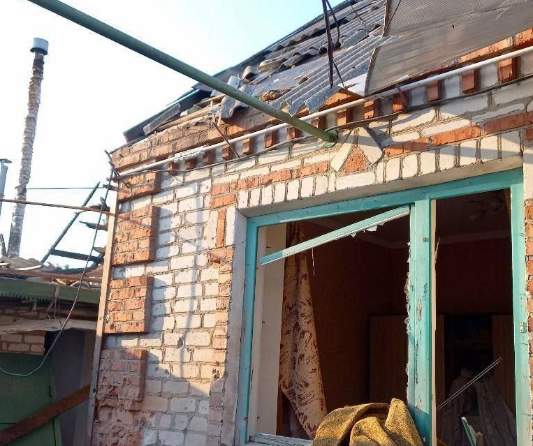 Захватчики обстреляли Орехов, есть разрушения / фото t.me/zoda_gov_ua