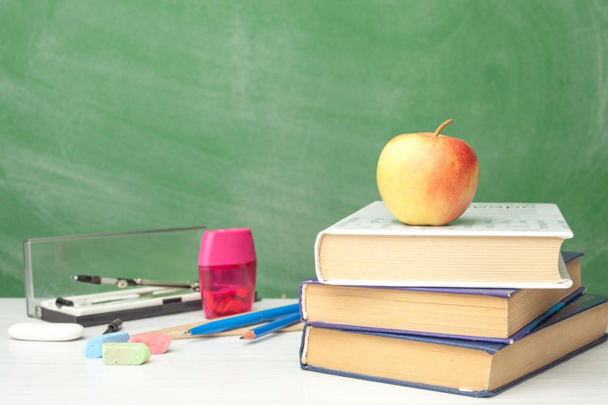 В Черновцах из-за непогоды школы временно переходят на дистанционный режим / фото ua.depositphotos.com В Черновцах из-за непогоды школы временно переходят на дистанционный режим / фото ua.depositphotos.com