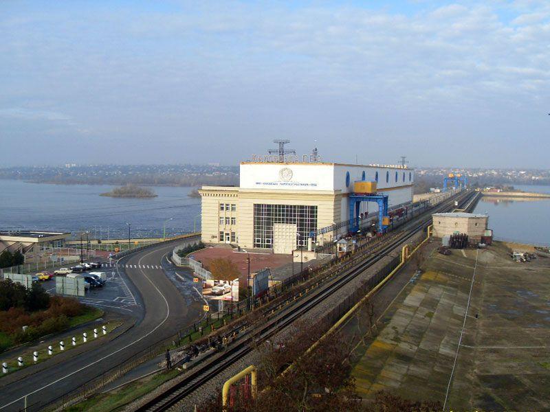 Подрыв плотины Каховской гидроэлектростанции приведет к ядерной катастрофе на Запорожской АЭС.  / фото ua.igotoworld.com
