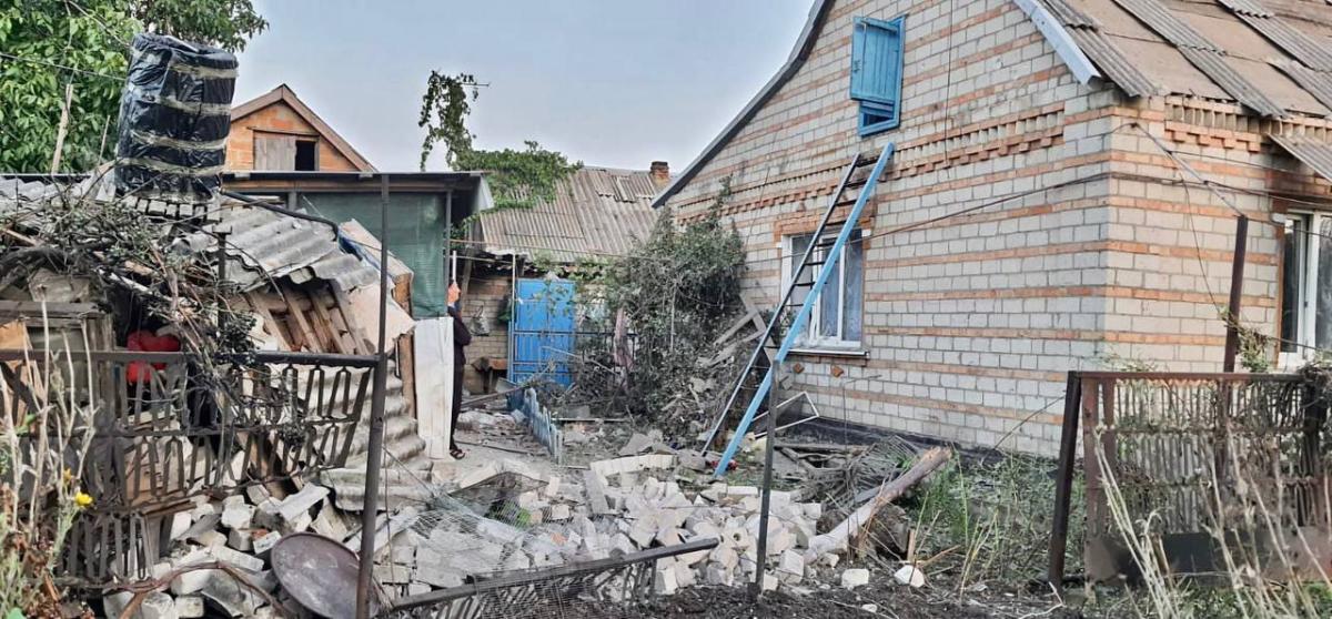 Вночі ворог вдарив по Нікополю з 'Градів' (фото) Вночі ворог вдарив по Нікополю з 'Градів' (фото)