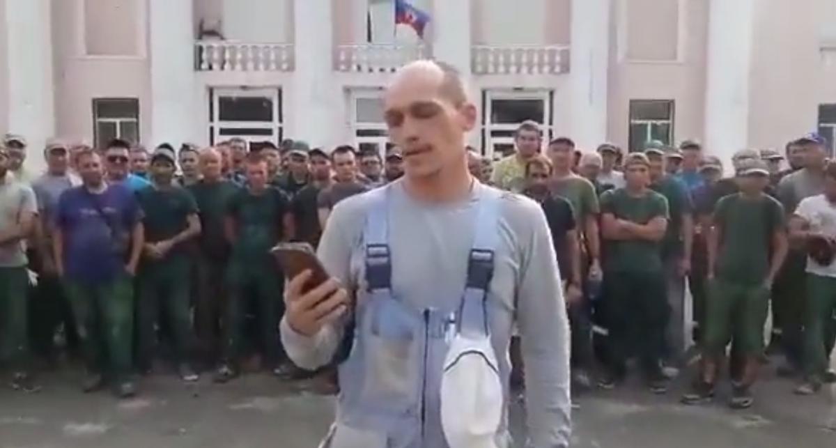 Росіян, які приїхали "відновлювати ЛНР", кинули на гроші / скріншот Росіян, які приїхали "відновлювати ЛНР", кинули на гроші / скріншот