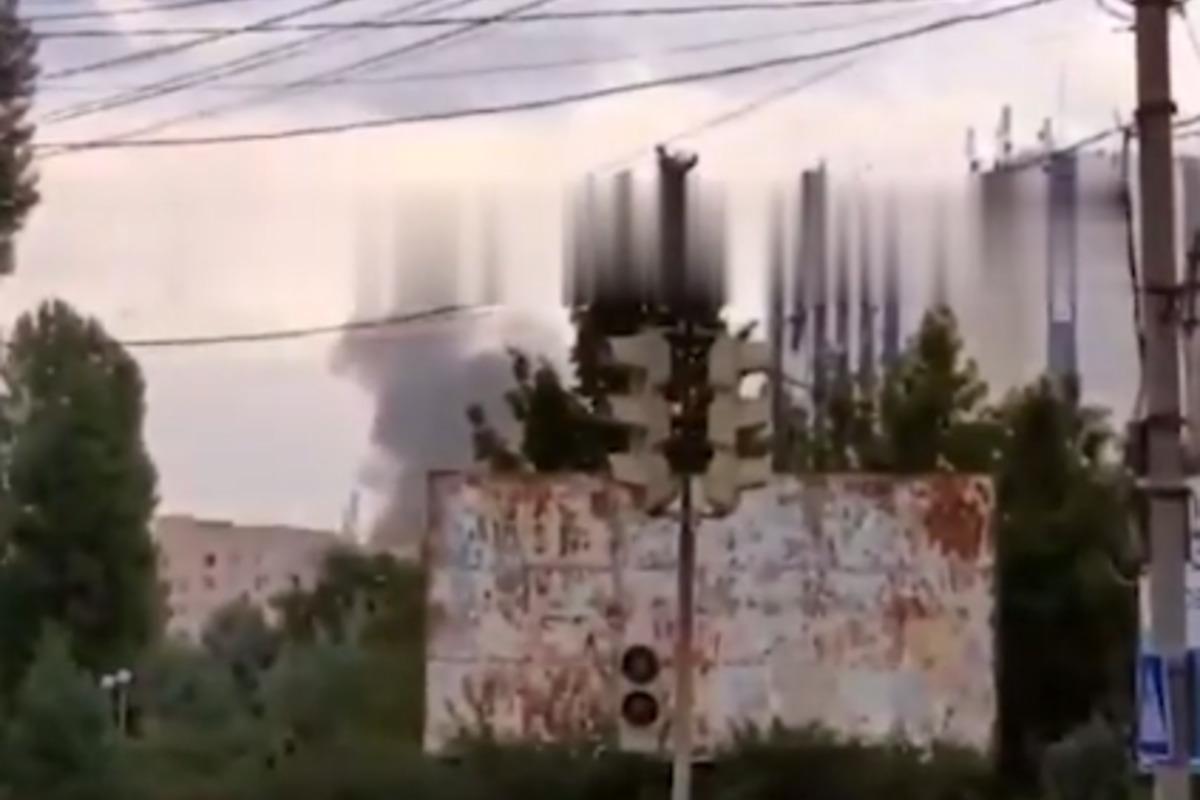 Взрывы в Новой Каховке сегодня - последствия работы ВСУ, утверждает журналист / скриншот