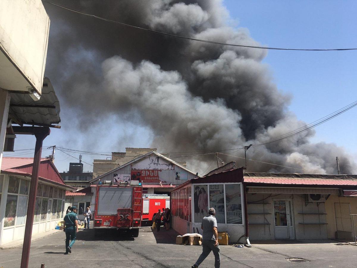 В Армении пожар на рынке / фото соцсети