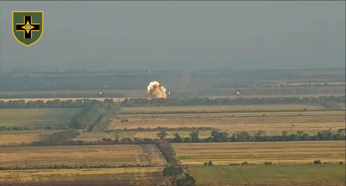 Бойцы 28 ОМБр взорвали на мине вражеский ББМ / Скриншот
