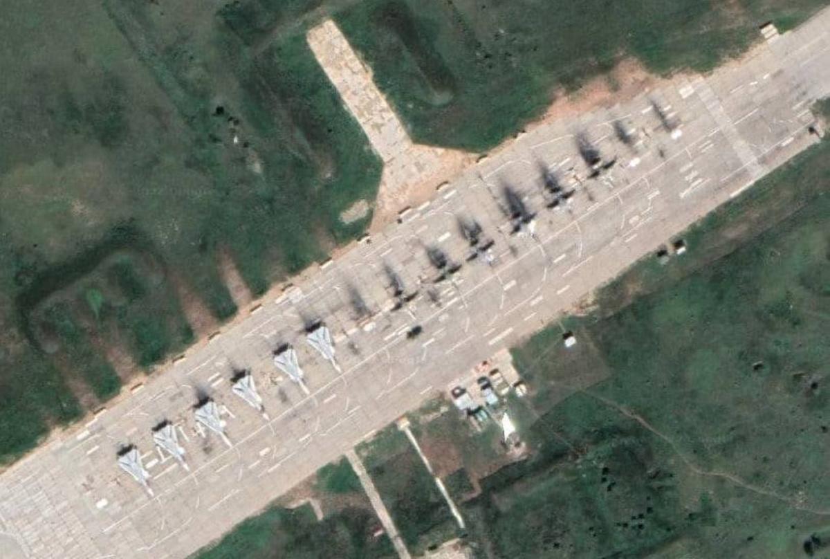 16 августа на авиабазе россиян в Крыму прогремели взрывы / скриншот