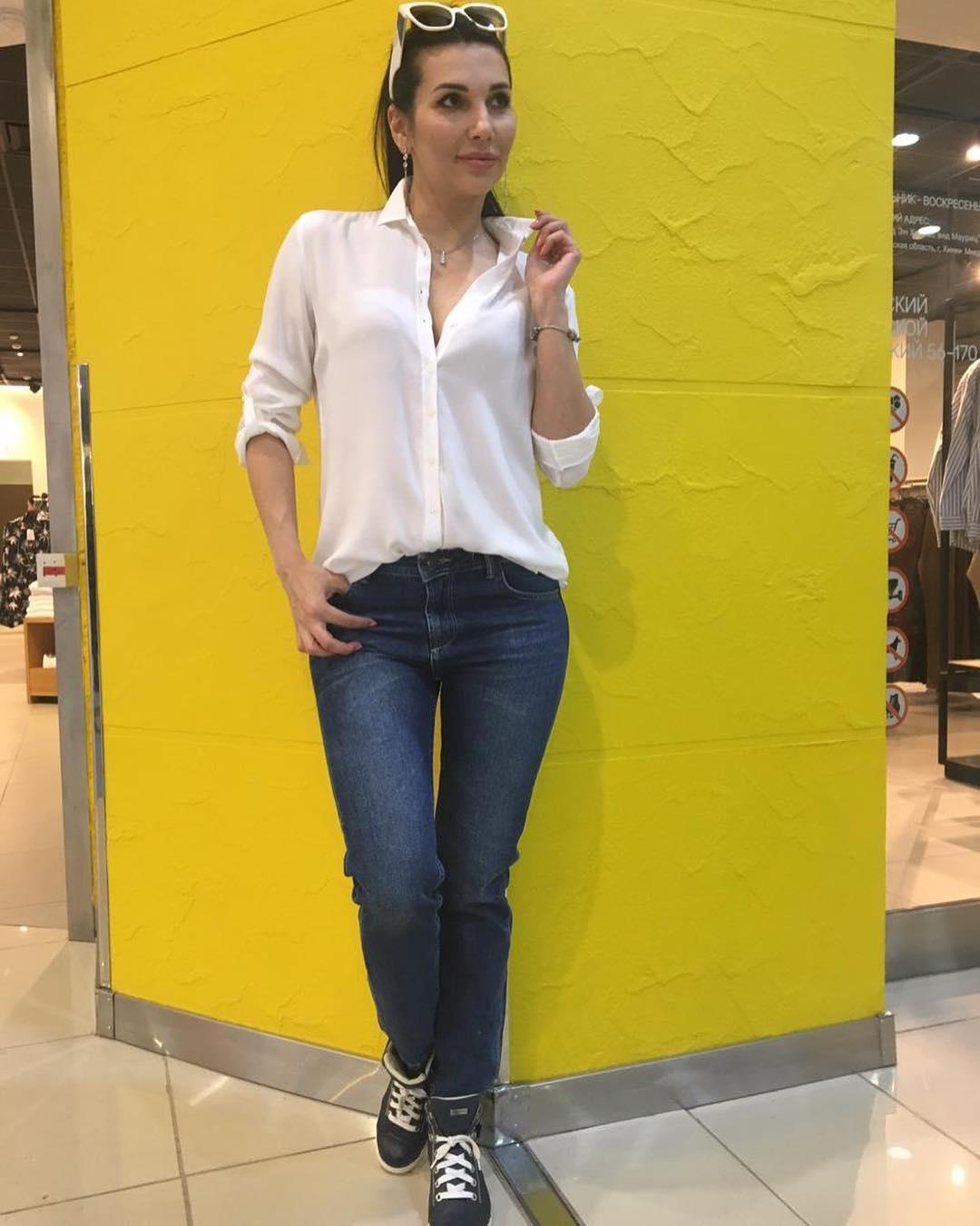 С чем сочетать джинсы / Фото - instagram.com С чем сочетать джинсы / Фото - instagram.com