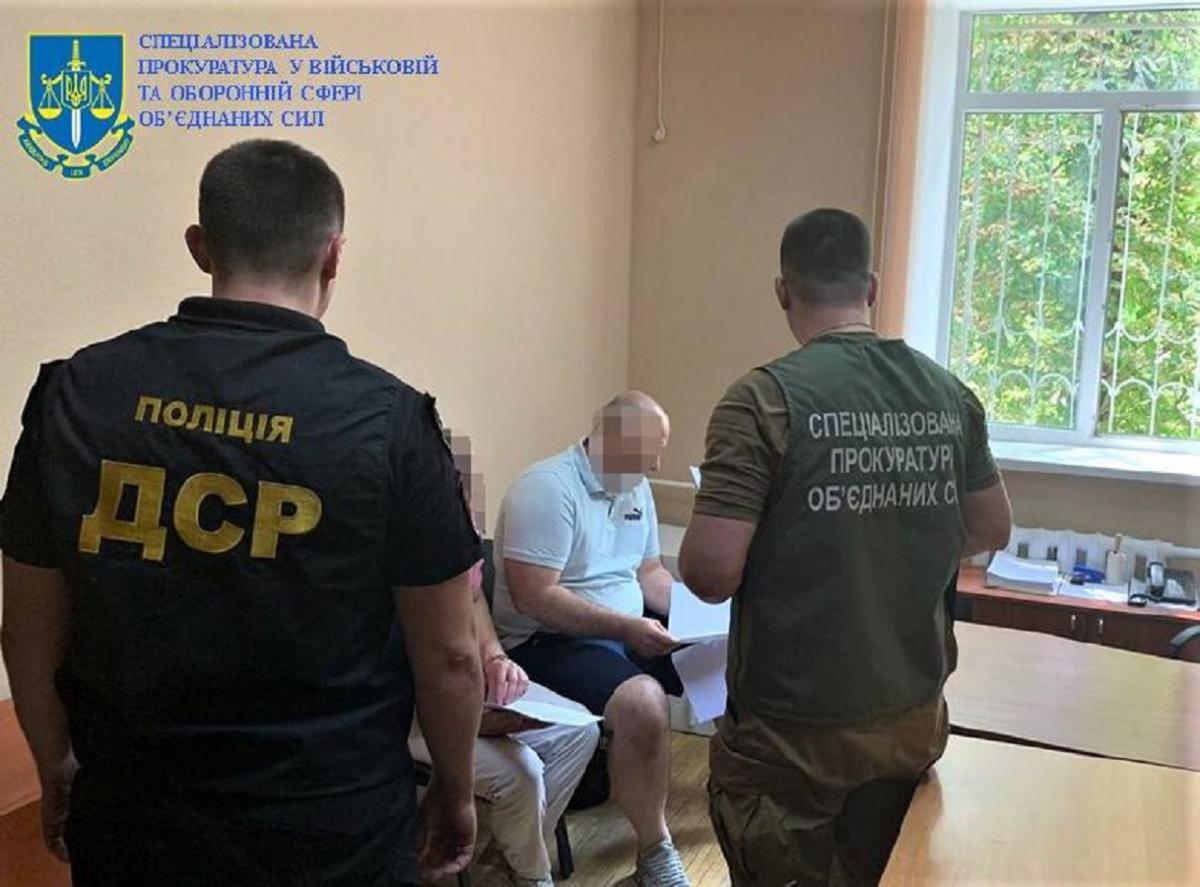 Замість виконання завдань територіальної оборони міста він заволодів оборонними коштами / t.me/pgo_gov_ua/5315 Замість виконання завдань територіальної оборони міста він заволодів оборонними коштами / t.me/pgo_gov_ua/5315