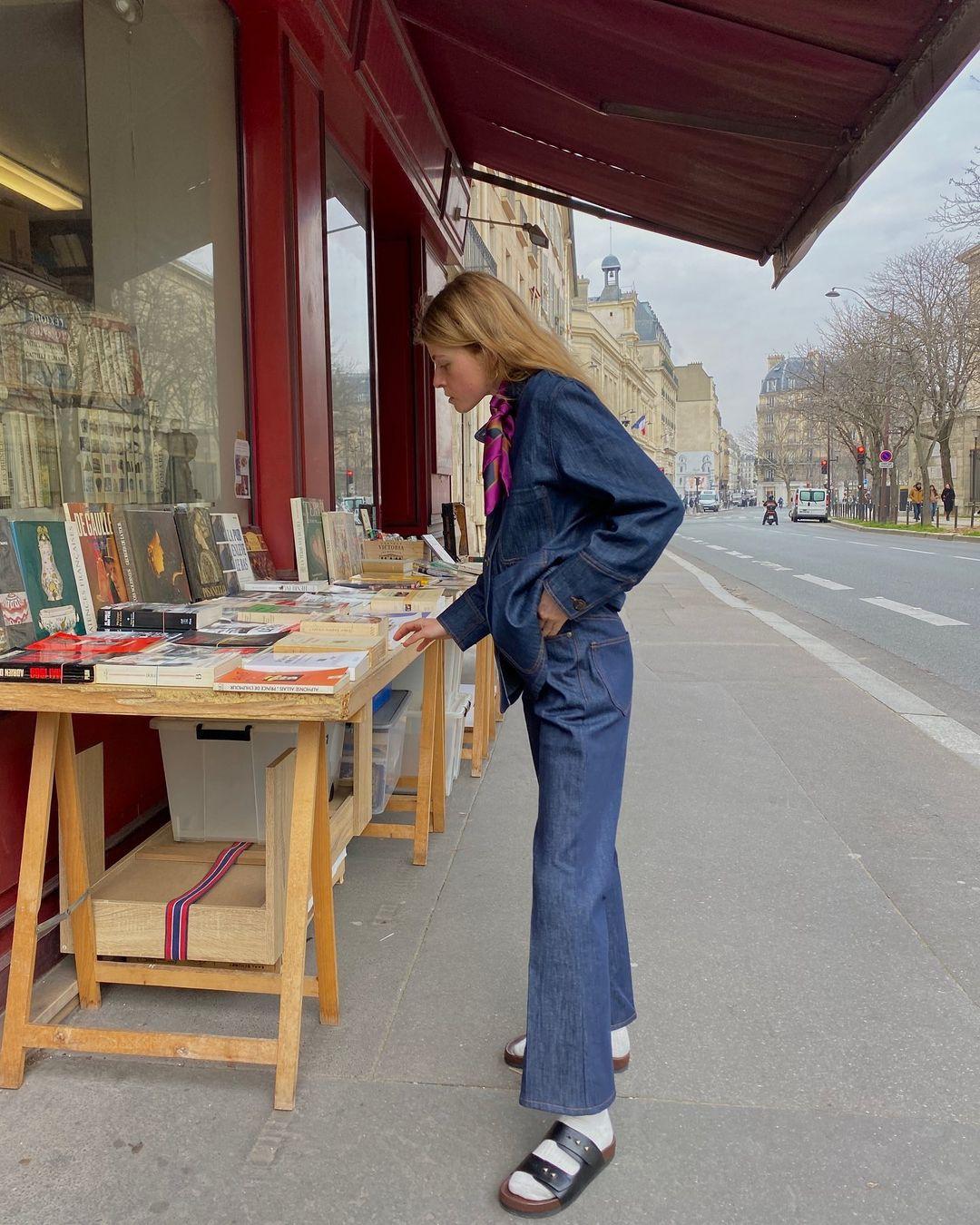 Стилист из Парижа в носках и босоножках / Фото - instagram.com/alicepilate/ Стилист из Парижа в носках и босоножках / Фото - instagram.com/alicepilate/
