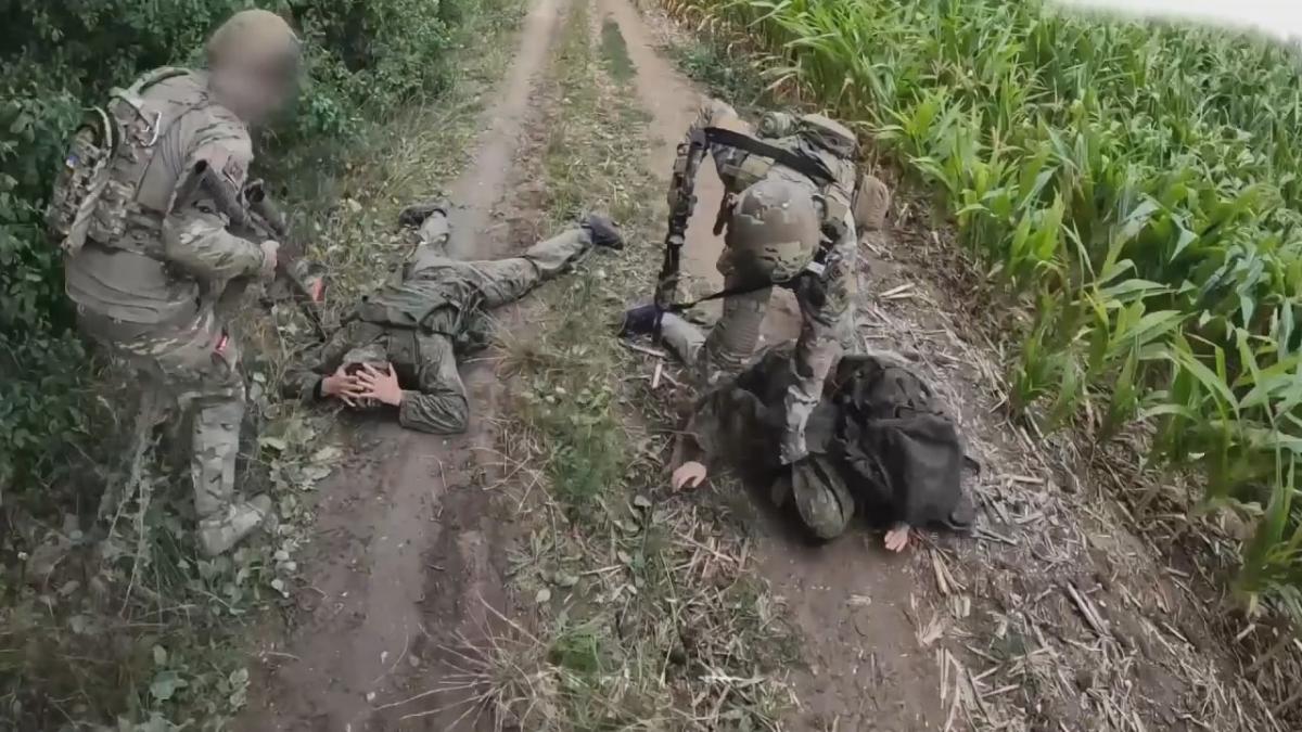 Отказались воевать: бойцы ССО спасли двух мобилизованных оккупантами жителей Донбасса Отказались воевать: бойцы ССО спасли двух мобилизованных оккупантами жителей Донбасса