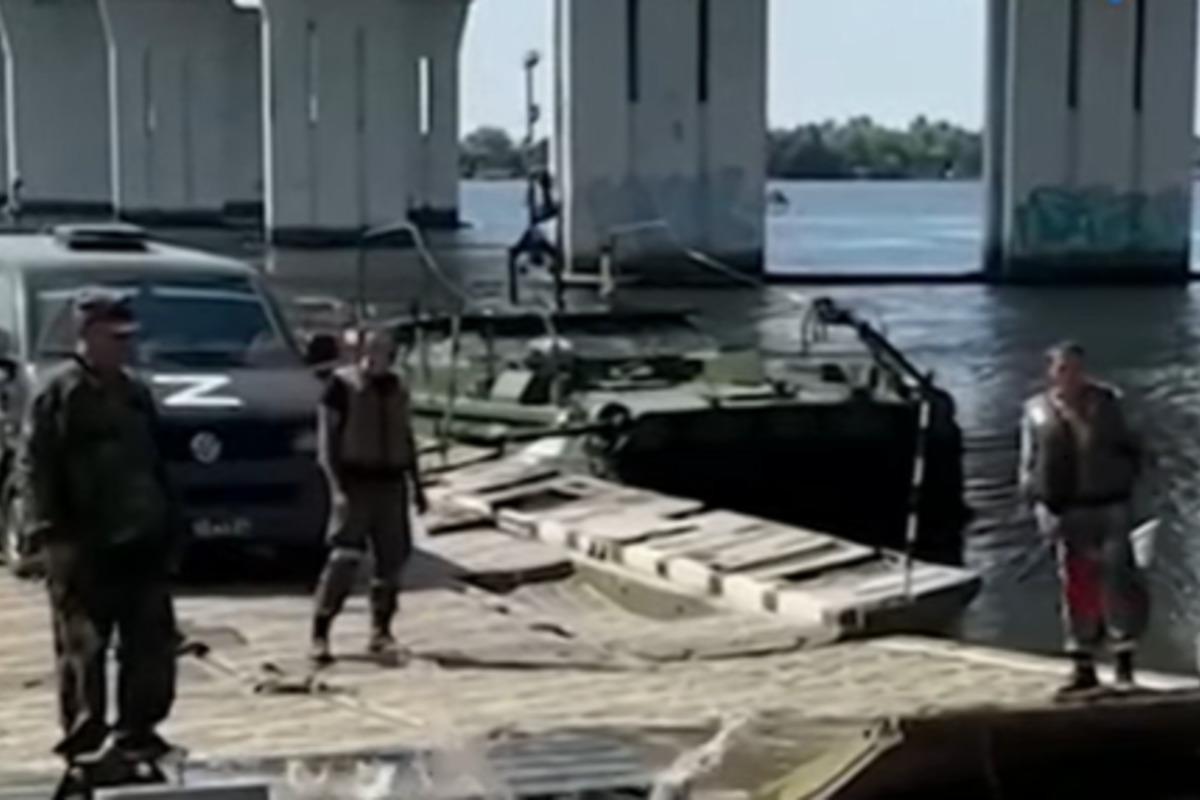 Если враги не смогут пользоваться мостами через Днепр, то быстро потухнут, полагает Олег Жданов / скриншот Если враги не смогут пользоваться мостами через Днепр, то быстро потухнут, полагает Олег Жданов / скриншот